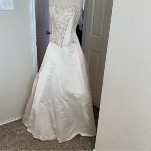 VTG 100% silk wedding gown sz 8